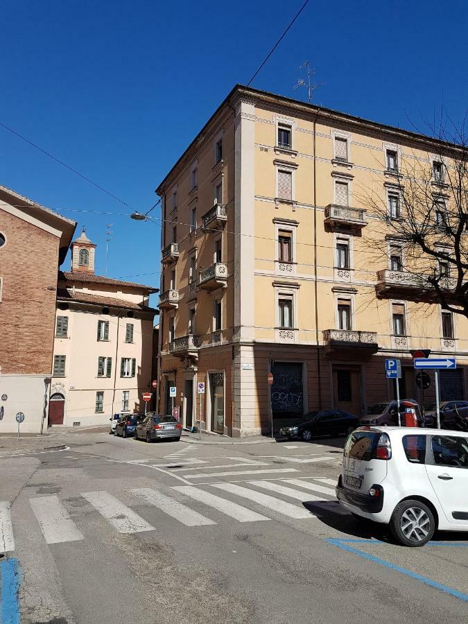Residenza Rubbiani - Fermata Fiera E Rizzoli Bed & Breakfast Болоня Екстериор снимка